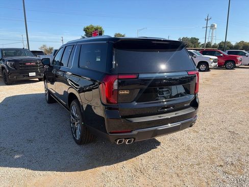 New 2026 GMC Yukon XL Denali Ultimate AWD/4WD image 4