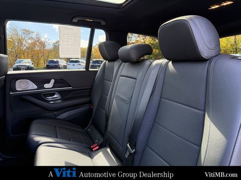 Used 2022 Mercedes-Benz GLS 450 4MATIC image 24