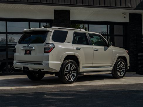 Used 2020 Toyota 4Runner Limited AWD/4WD image 10