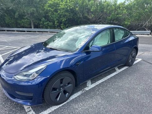 Used 2023 Tesla Model 3 Standard Range RWD image 1