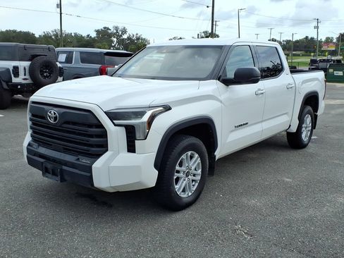Used 2022 Toyota Tundra SR5 AWD/4WD image 3