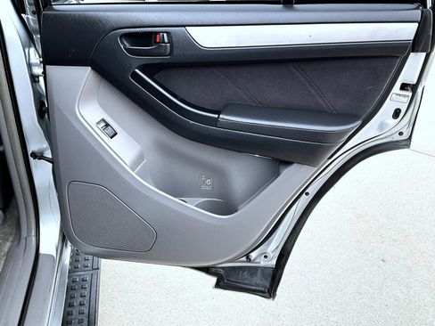 Used 2004 Toyota 4Runner SR5 image 18