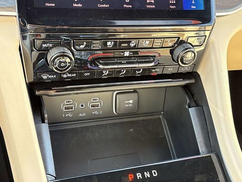 Used 2025 Jeep Grand Cherokee L Limited w/ Luxury Tech Group II image 21