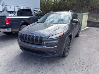 Used 2018 Jeep Cherokee Latitude w/ Altitude Package video 1