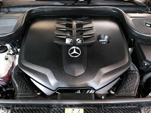 Used 2022 Mercedes-Benz GLS 580 GLS 580 image 32