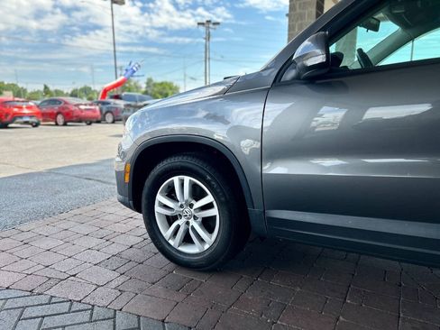 Used 2015 Volkswagen Tiguan SE FWD image 8