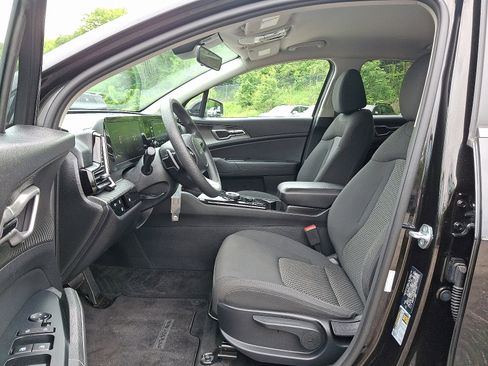 Used 2023 Kia Sportage LX AWD/4WD image 13