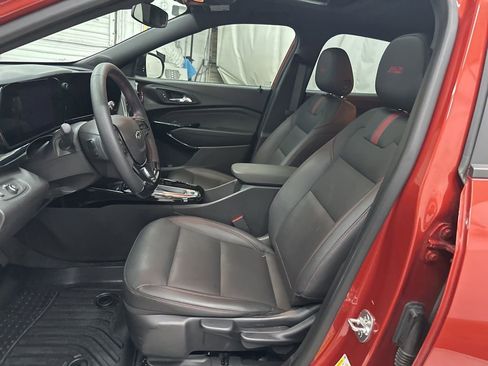 Used 2024 Chevrolet Trax RS w/ Sunroof Package image 20