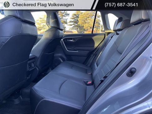 Used 2023 Toyota RAV4 XLE Premium image 27