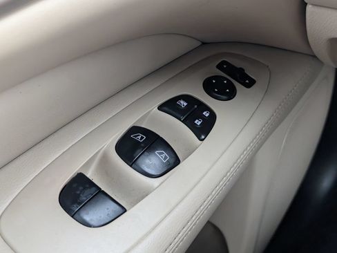 Used 2017 Nissan Pathfinder SL FWD image 13