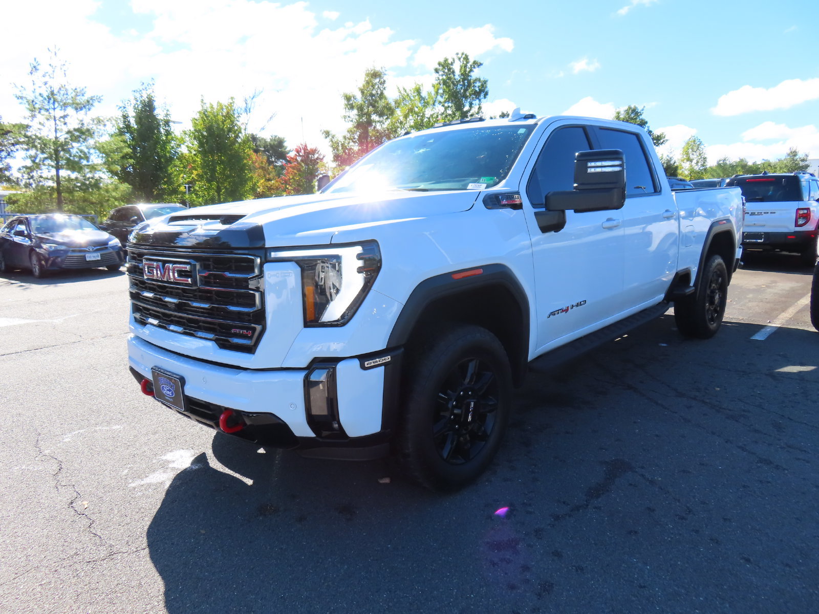 Used 2024 GMC Sierra 2500 AT4 w/ AT4 Premium Plus Package AWD/4WD image 3