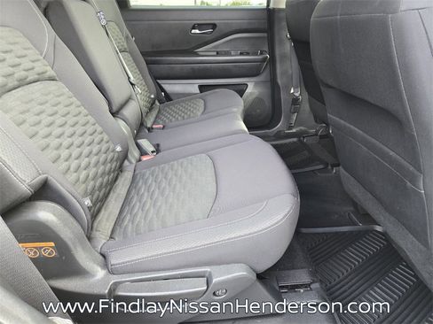 Used 2022 Nissan Pathfinder SV image 17