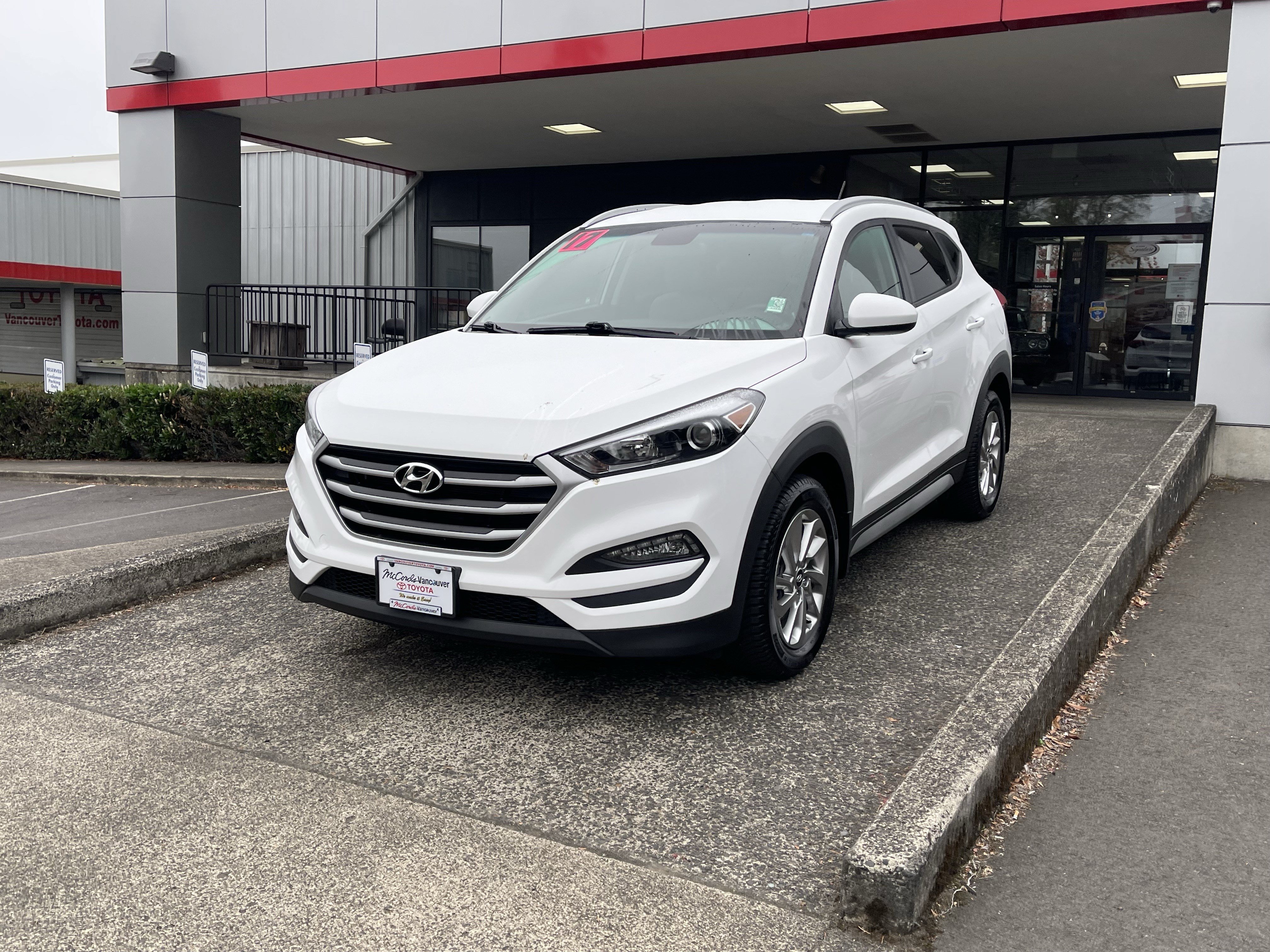 Used 2017 Hyundai Tucson SE w/ SE Popular Package 02 AWD/4WD image 3