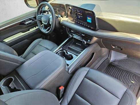 Used 2025 Chevrolet Tahoe Z71 w/ Comfort Package AWD/4WD image 25
