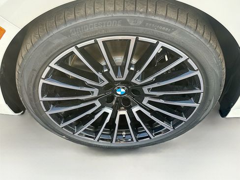 New 2026 BMW i7 eDrive50 w/ M Sport Package RWD image 24