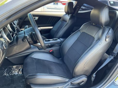 Used 2021 Ford Mustang GT Premium w/ GT Performance Package RWD image 18