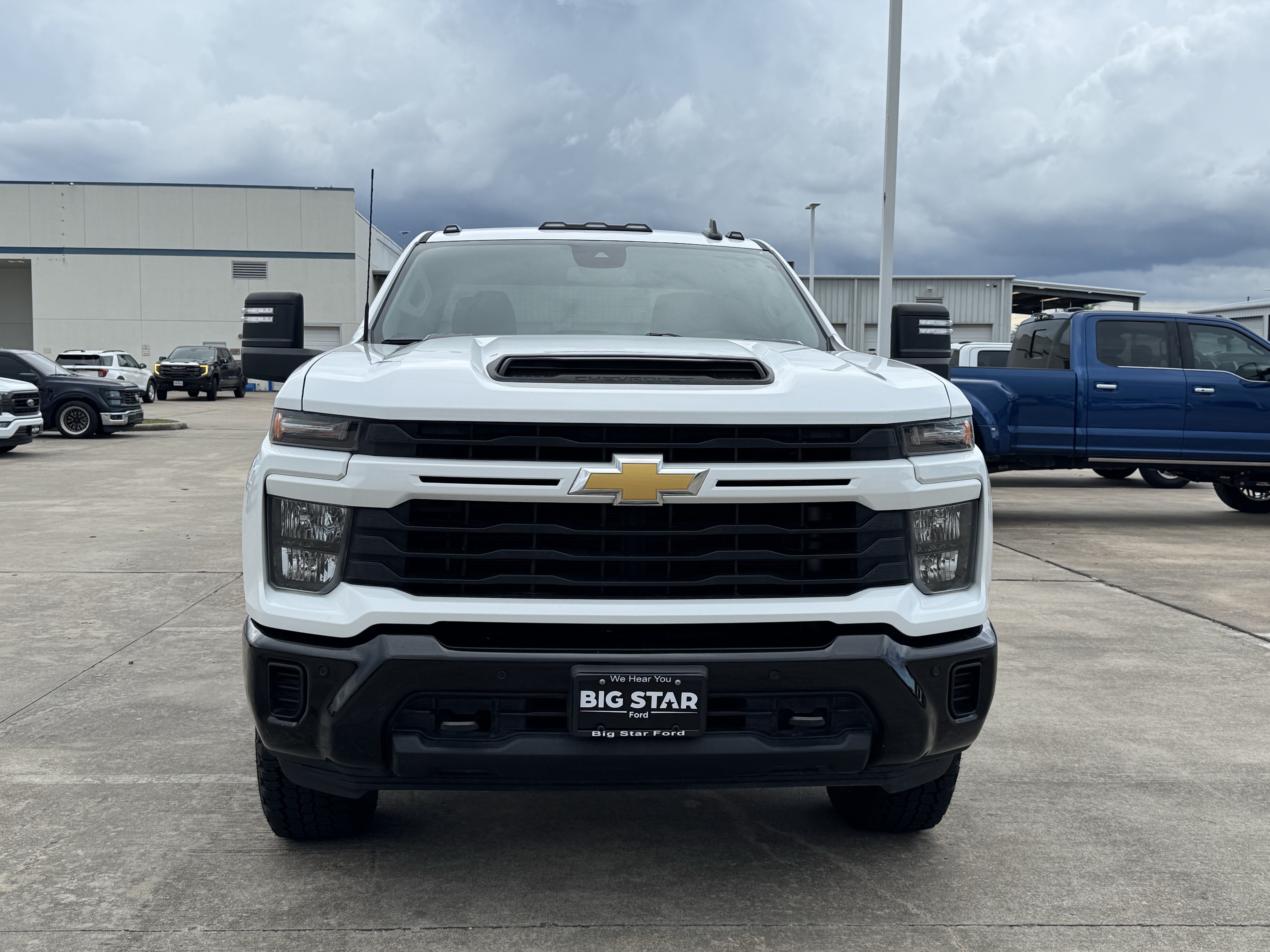 Used 2025 Chevrolet Silverado 2500 Custom w/ Custom Value Package AWD/4WD image 11