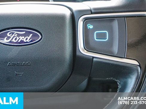 Used 2025 Ford Expedition Platinum AWD/4WD image 32