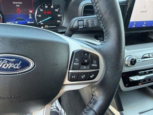 Used 2023 Ford Explorer XLT image 13