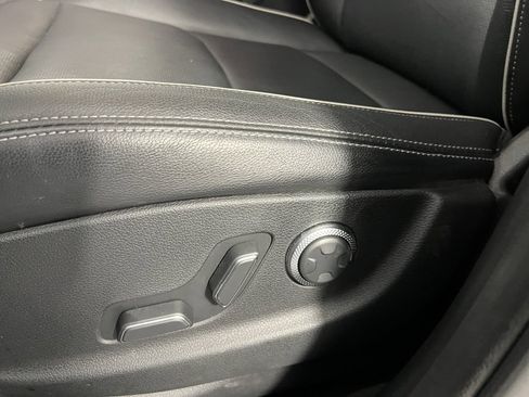 Used 2022 Genesis GV70 2.5T w/ Advanced Package image 26