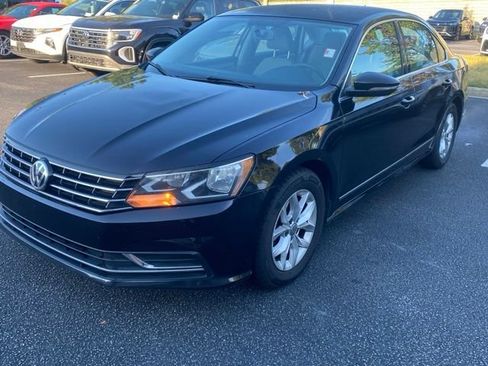 Used 2017 Volkswagen Passat 1.8T S FWD image 2