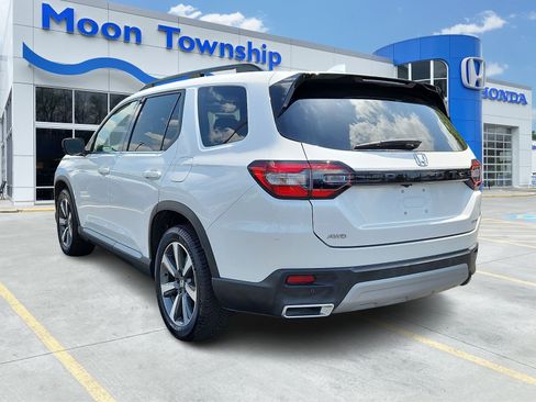 Used 2024 Honda Pilot Elite image 4