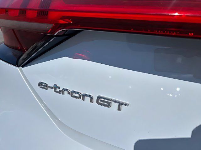 Used 2023 Audi e-tron GT Premium Plus AWD/4WD image 15