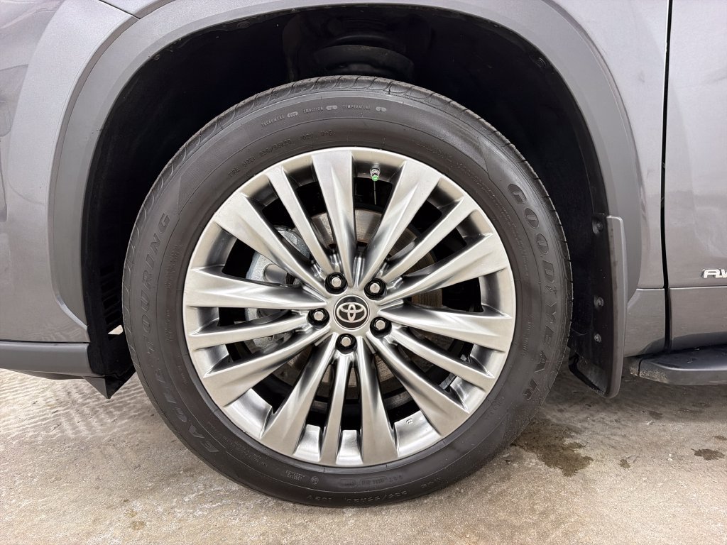 Used 2024 Toyota Highlander Platinum AWD/4WD image 14