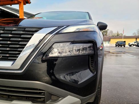 Used 2023 Nissan Rogue S image 16