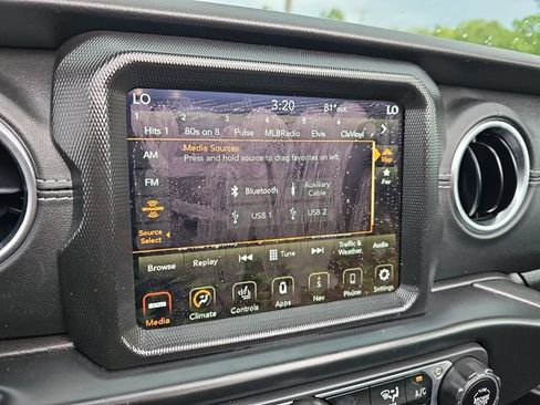 Used 2022 Jeep Wrangler Unlimited Sahara w/ Cold Weather Group AWD/4WD image 26
