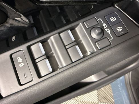 Used 2024 Land Rover Range Rover Evoque S AWD/4WD image 14