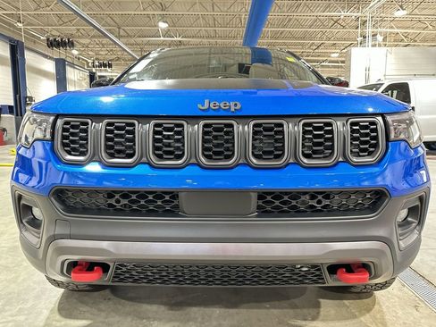Used 2024 Jeep Compass Trailhawk image 25