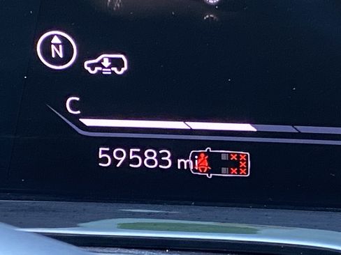 Used 2023 Cadillac Escalade ESV V image 23