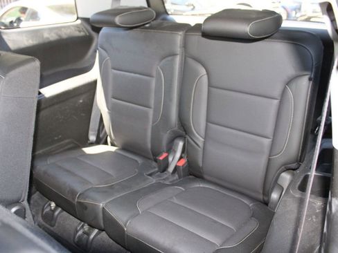 Used 2018 GMC Acadia SLT w/ LPO, Floor Liner Package FWD image 34