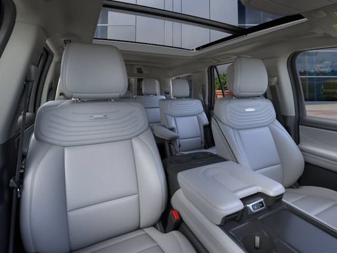New 2026 Ford Expedition Platinum w/ Platinum Ultimate Package AWD/4WD image 10