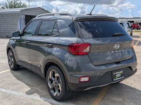 New 2026 Hyundai Venue SEL FWD image 7