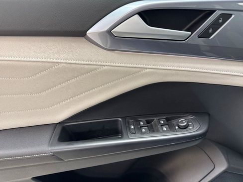 New 2026 Volkswagen Taos SEL AWD/4WD image 10