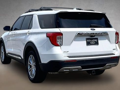 Used 2020 Ford Explorer XLT w/ Equipment Group 202A AWD/4WD image 11