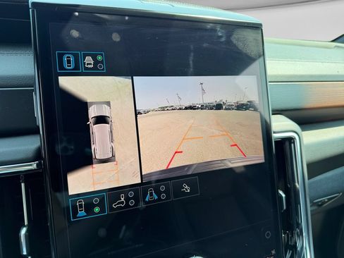 Used 2025 GMC Yukon Denali w/ Sun & Power Step Package AWD/4WD image 29