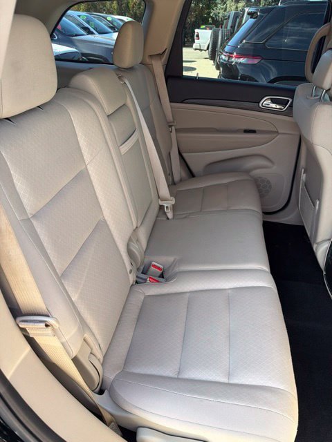 Certified 2020 Jeep Grand Cherokee Laredo AWD/4WD image 12