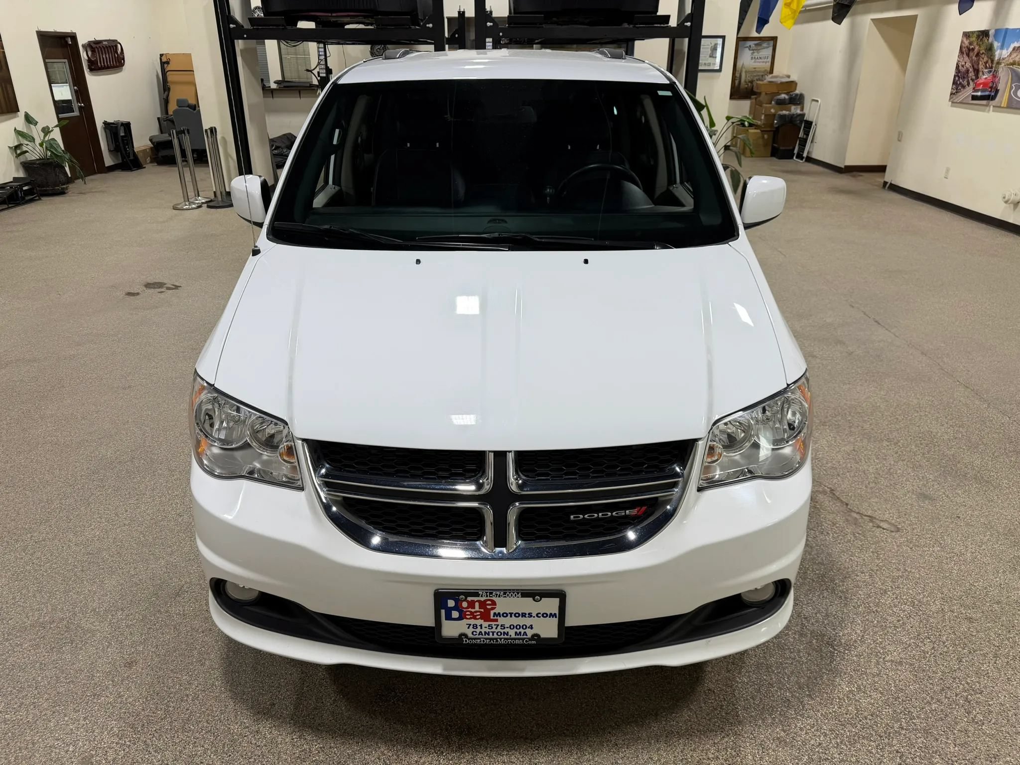 Used 2019 Dodge Grand Caravan SXT FWD image 12