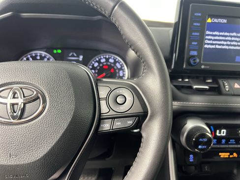 Used 2021 Toyota RAV4 XLE Premium FWD image 19