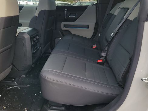 New 2026 GMC Hummer EV SUV w/ LPO, Dark Essentials Package AWD/4WD image 7