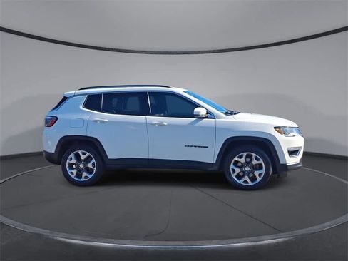 Used 2018 Jeep Compass Limited w/ Navigation Group image 9