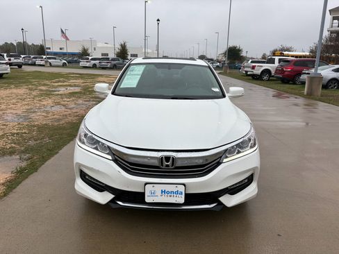 Used 2017 Honda Accord EX-L image 3
