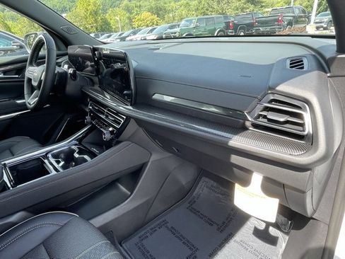 New 2026 Chevrolet Traverse High Country w/ LPO, Floor Liner Package image 37