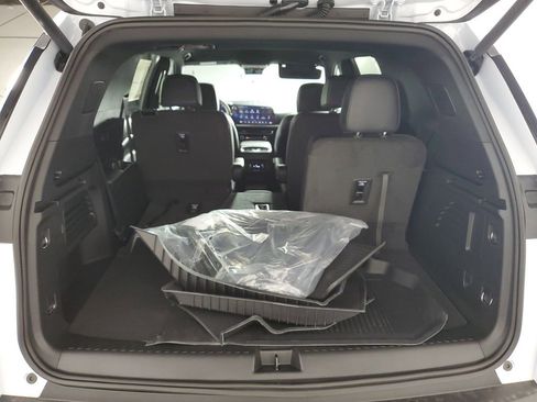New 2026 Chevrolet Traverse LT w/ Midnight/Sport Edition FWD image 32