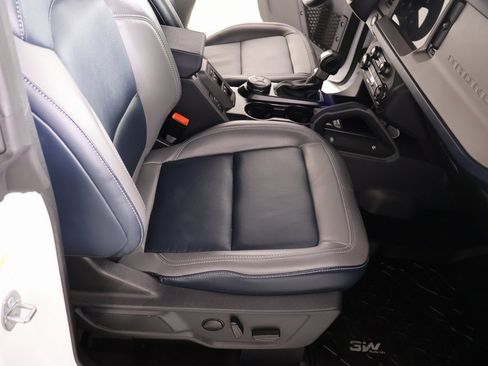 Used 2024 Ford Bronco Outer Banks image 15