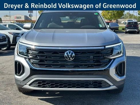 New 2026 Volkswagen Atlas Cross Sport SE image 2