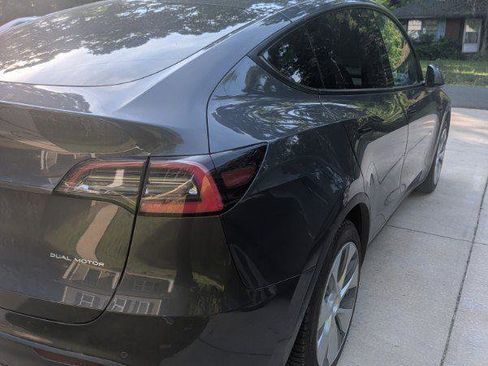 Used 2021 Tesla Model Y Long Range AWD/4WD image 3